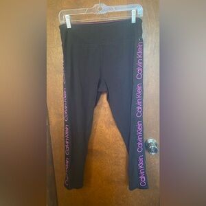 Calvin Klein High-Waisted
Performance Logo Tape Leggings
Women's SZ M